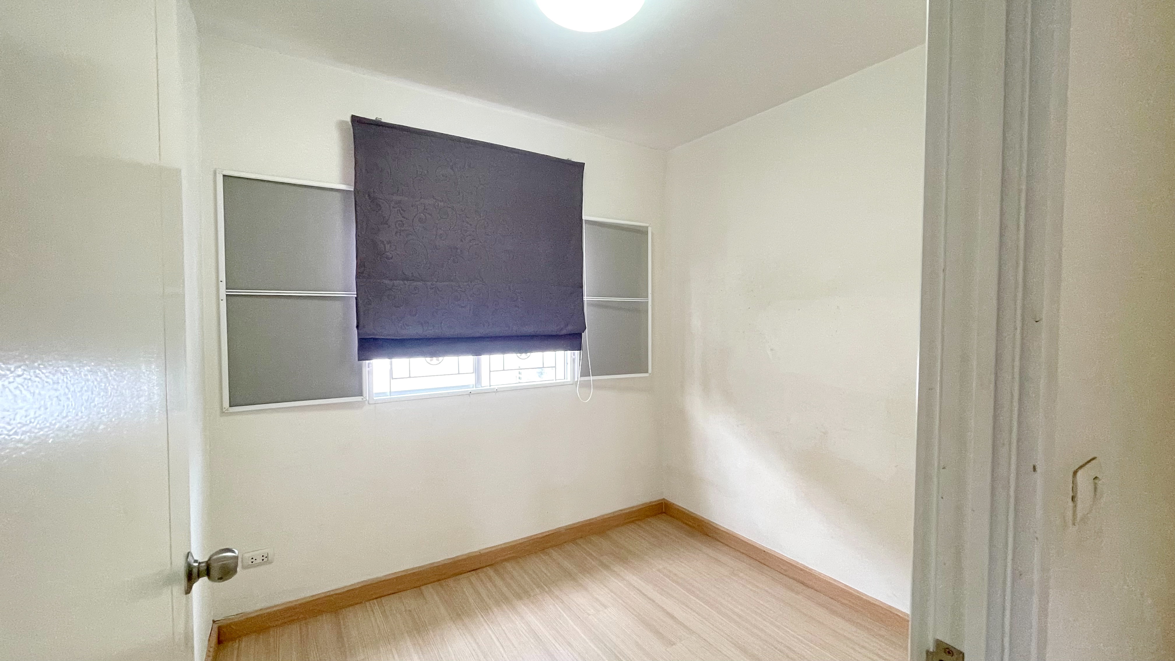 ให้เช่า ทาว์นเฮาส์หลังมุม มีฟื้นที่ด้านข้าง ใกล้ วัดลาดปลาดุก