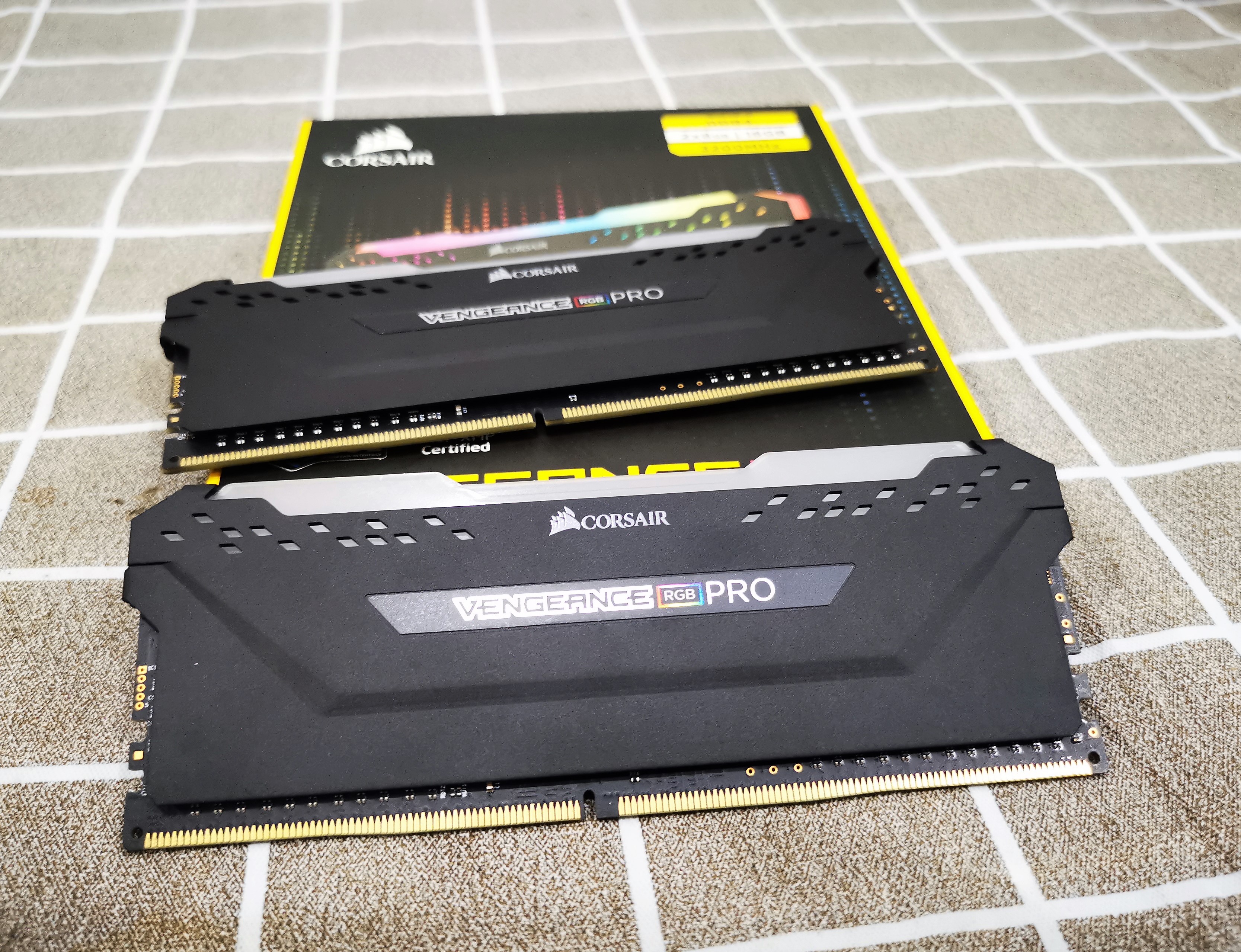 Ram Corsiar VENGEANCE RGB PRO DDR4 16GB(8x2)/3200MHz
