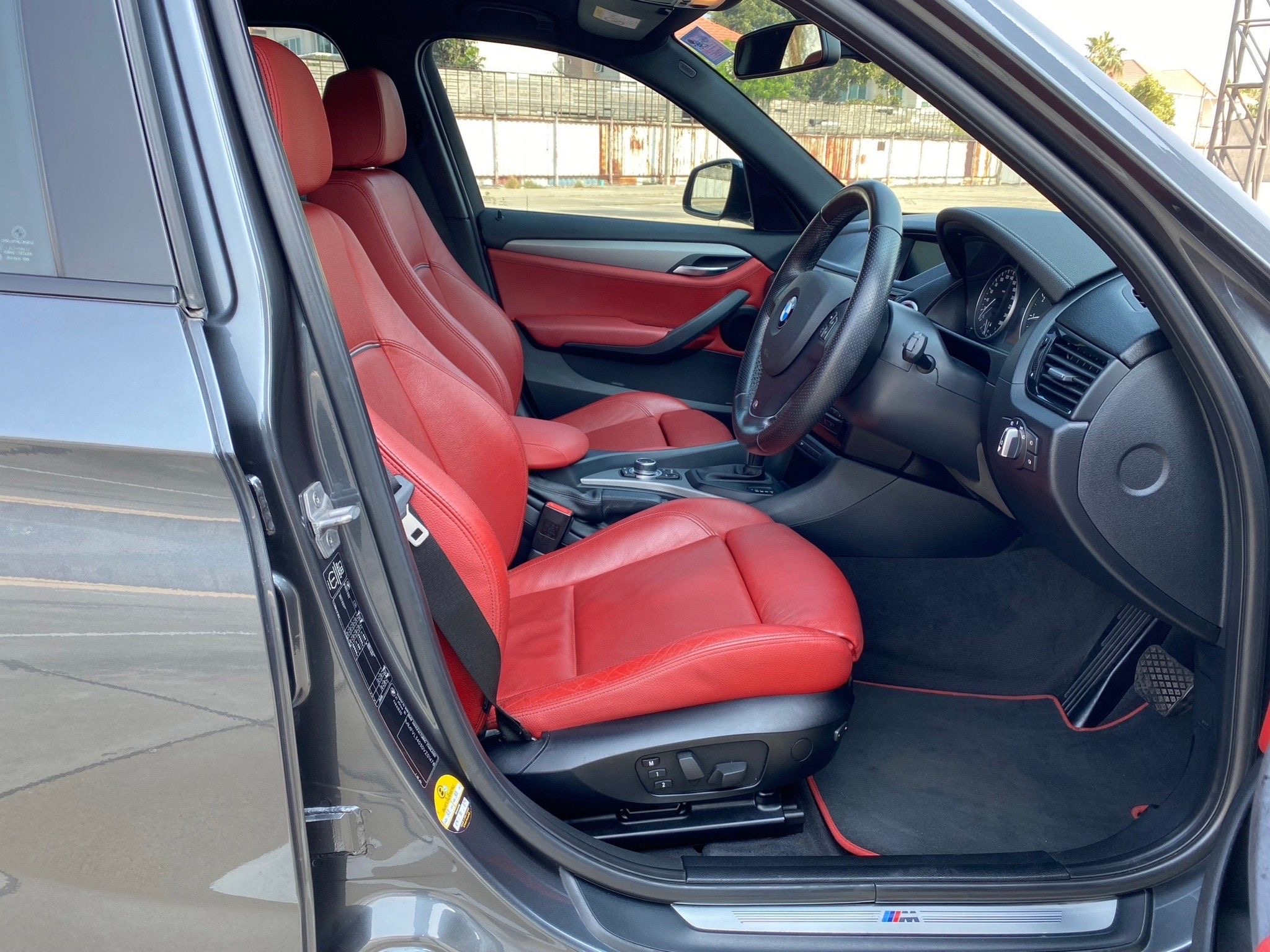 Bmw X1 sDrive18i M Sport ปี 2015 สี เทา