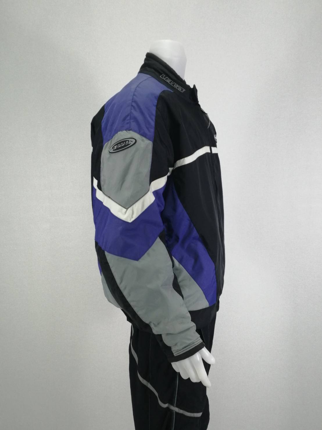 เสื้อขี่มอเตอร์ไซด์( มือสอง) RCS 548: อก 54" ยาว 27" ** Lewis **