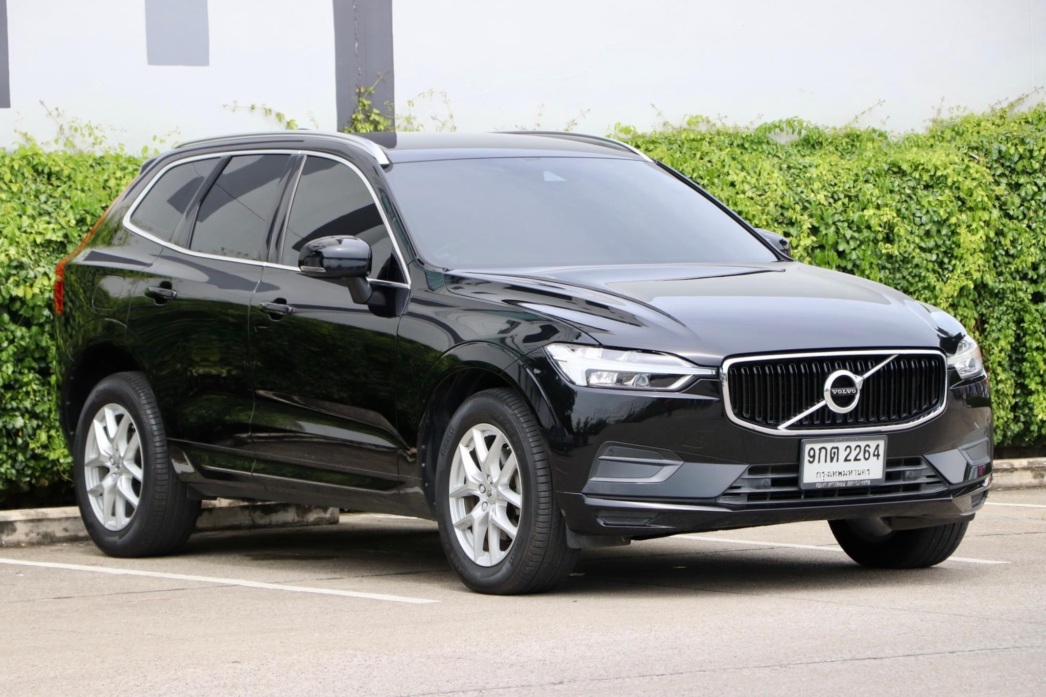 VOLVO XC60 2.0 D4 MOMENTUM AWD ปี2019