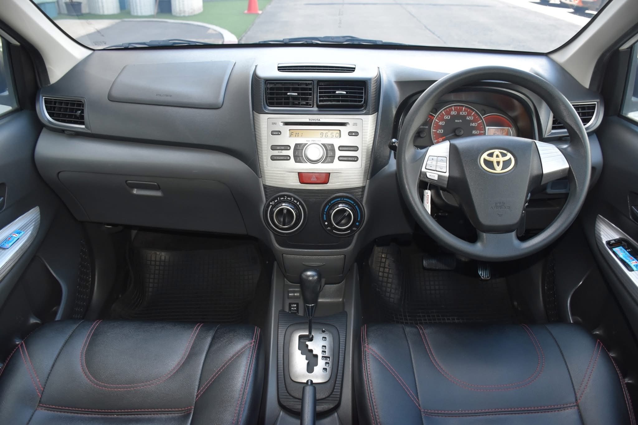 TOYOTA AVANZA 1.5 S ปี2013