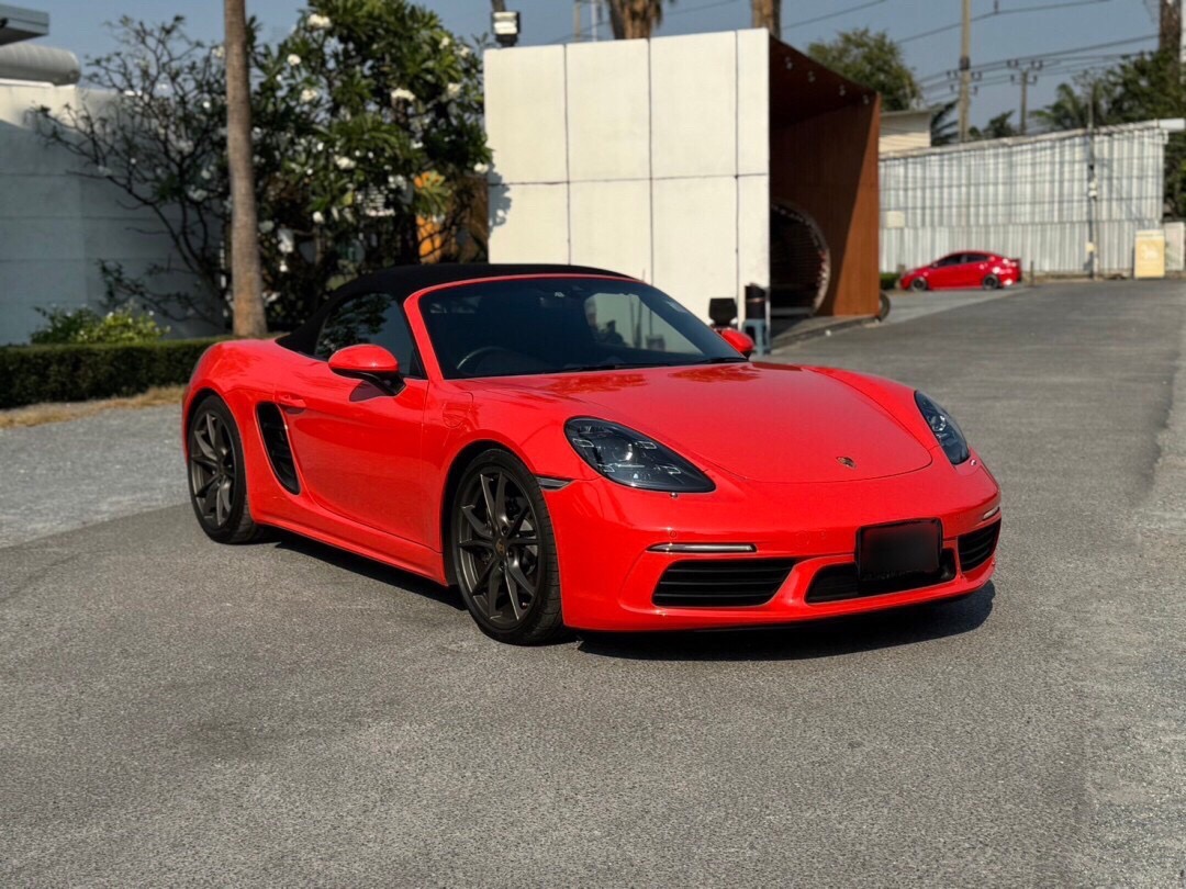 Porsche 718 Boxster ปี 2016