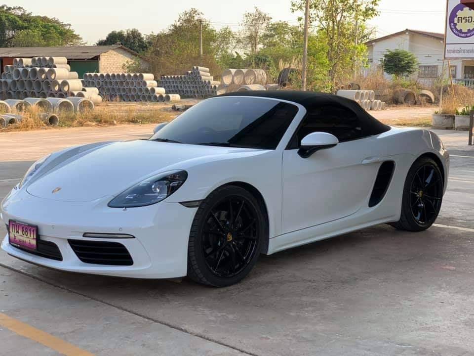 Porsche Boxster 718 ปี 2016