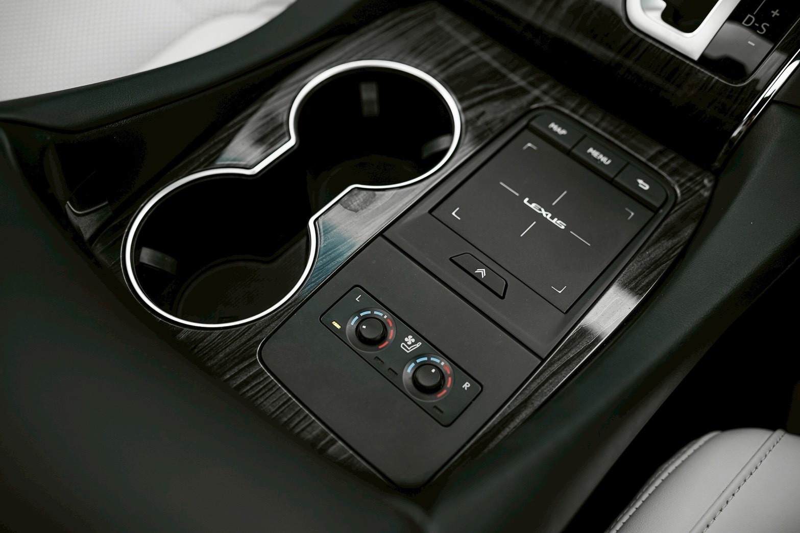 Lexus LM300h 7Seat ปี 2020