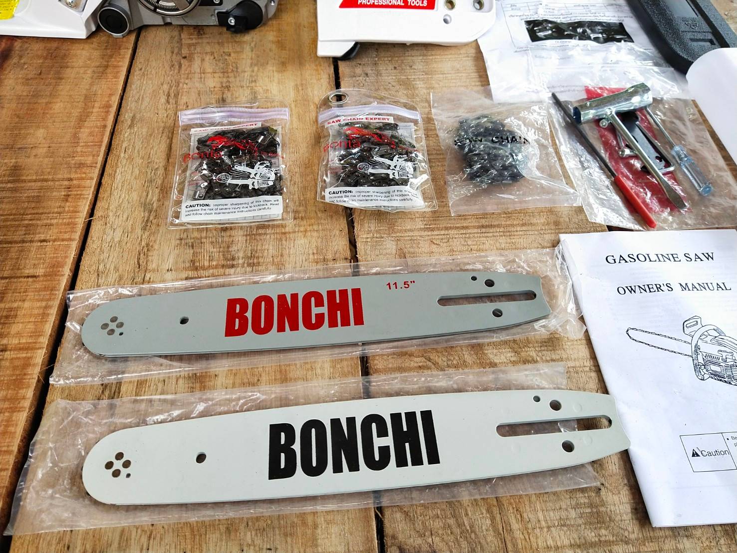 เลื่อยยนต์ Bonchi รุ่นเครื่องใหญ่ โซ่ 3 เส้น และ บาร์ 2 อัน