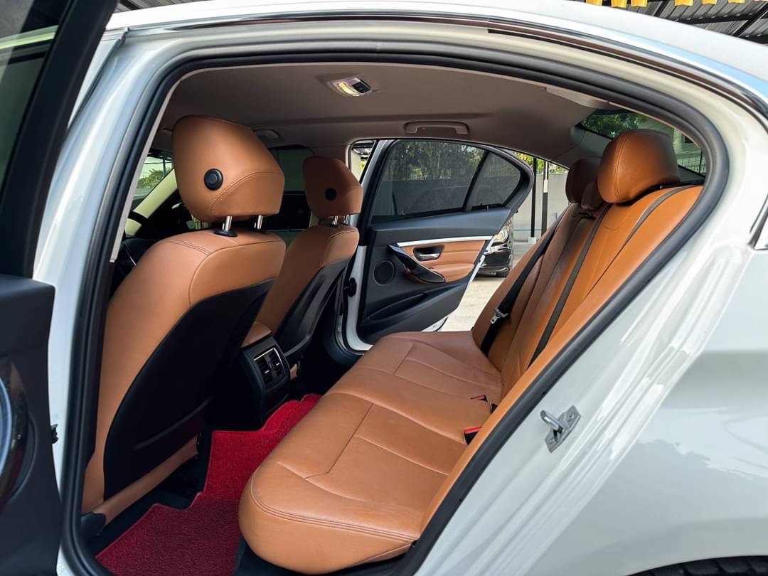 BMW 320d F30 LCI ปี 2018
