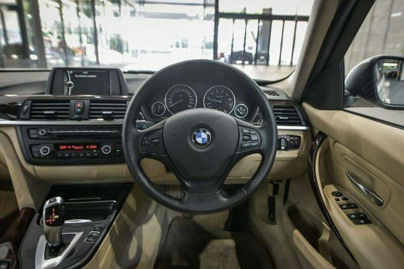 BMW 320i F30 ปี 2013