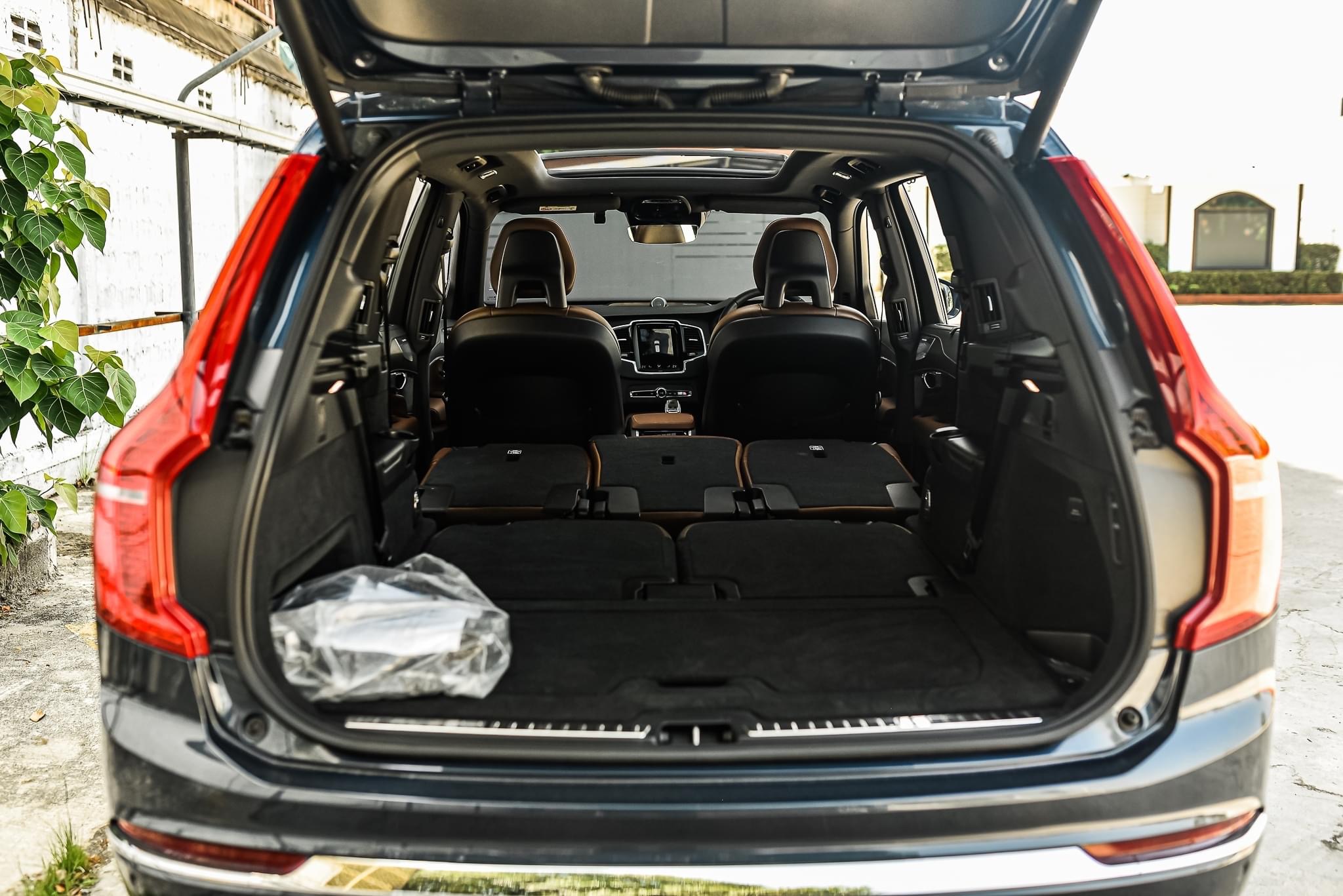 Volvo XC90 Recharge Plug-In Hybrid T8 Inscription ปี 2021