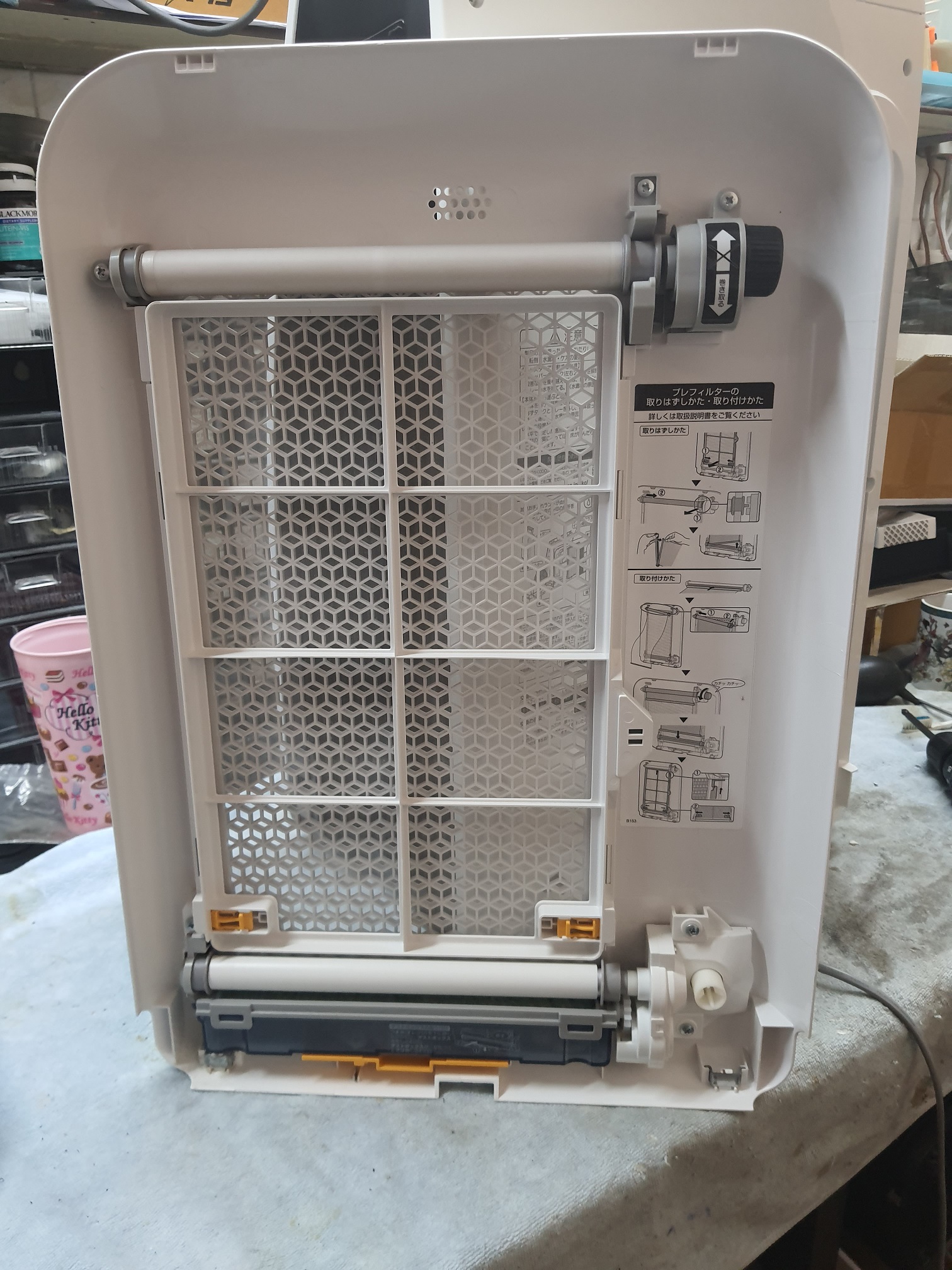 ซ่อมเครื่องฟอกอากาศ ยี่ห้อ SHARP รุ่น IZ-C75S อาการซ๊อตเนื่องจากเสียบไฟผิด