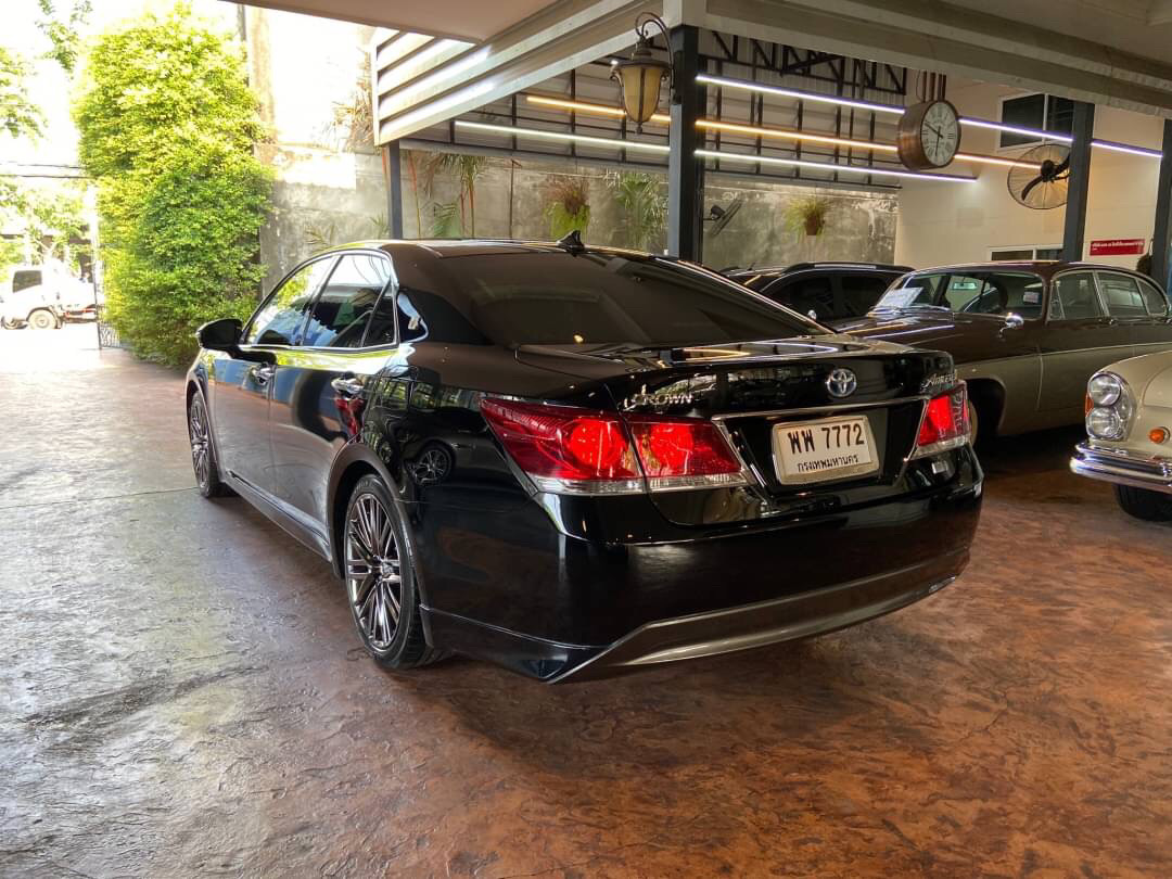 Toyota Crown 2.5l Hybrid Athlete ปี 2013