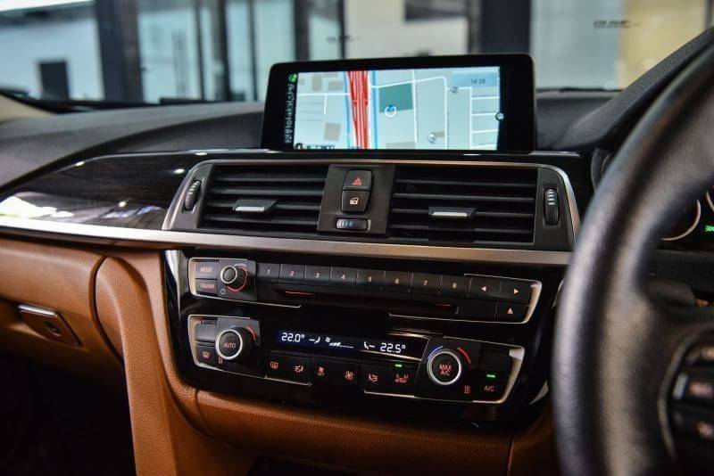 BMW F30 รุ่น 320i M Performance (Lci)ปี 2016