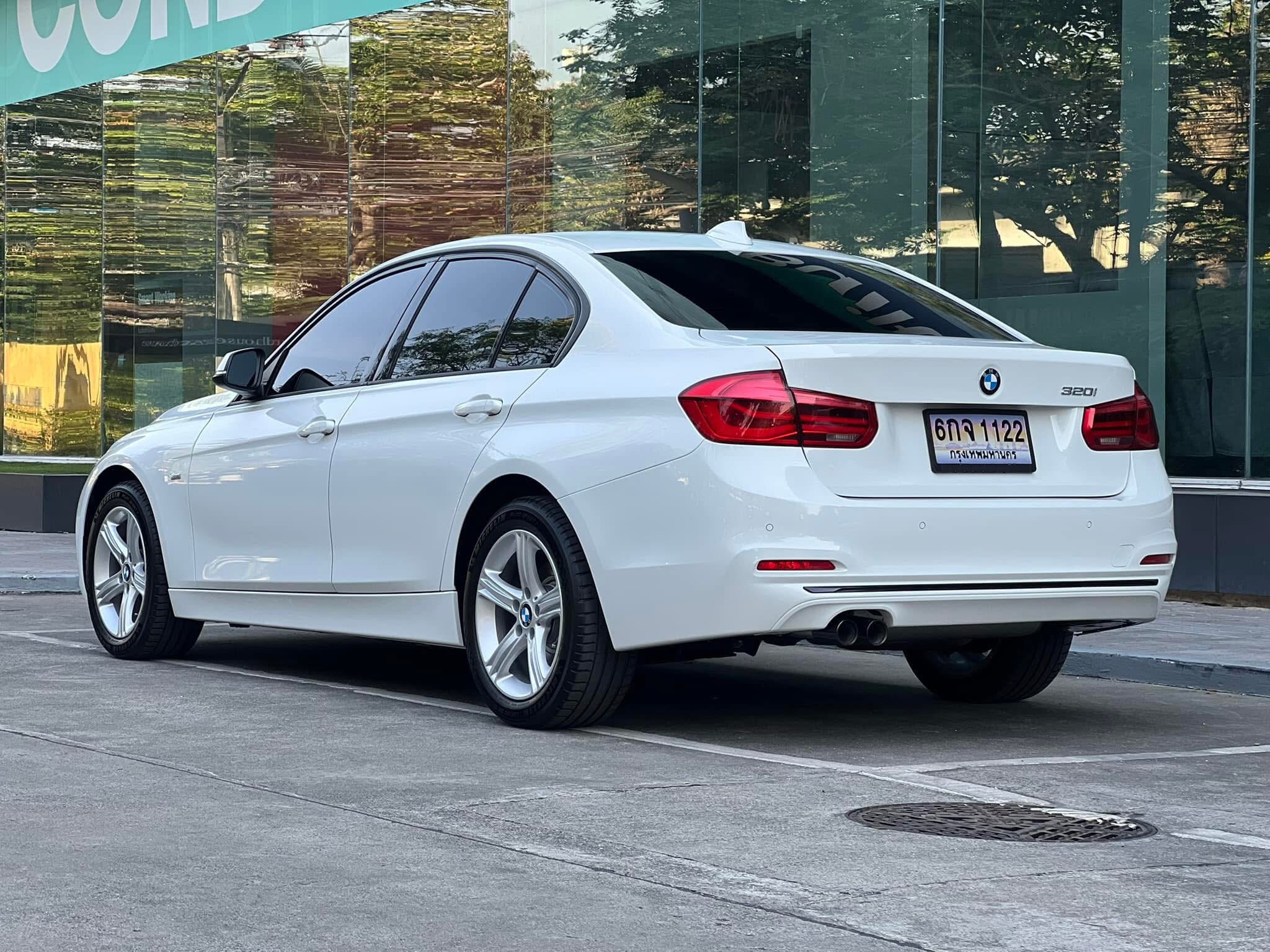 BMW F30 320i Sport LCI ปี 2016