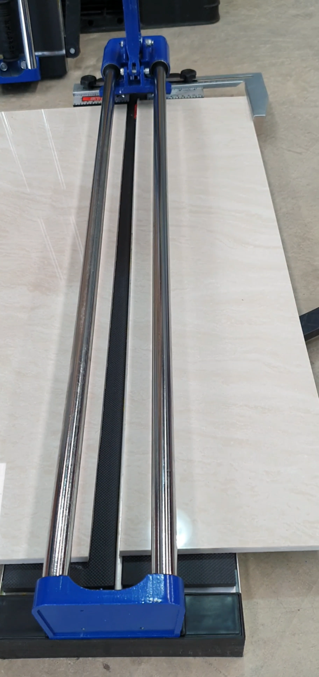 แท่นตัดกระเบื้อง STR 25 นิ้ว 1,390บ. 32 นิ้ว 1590บ. แถมมีดกระจก 1 อัน