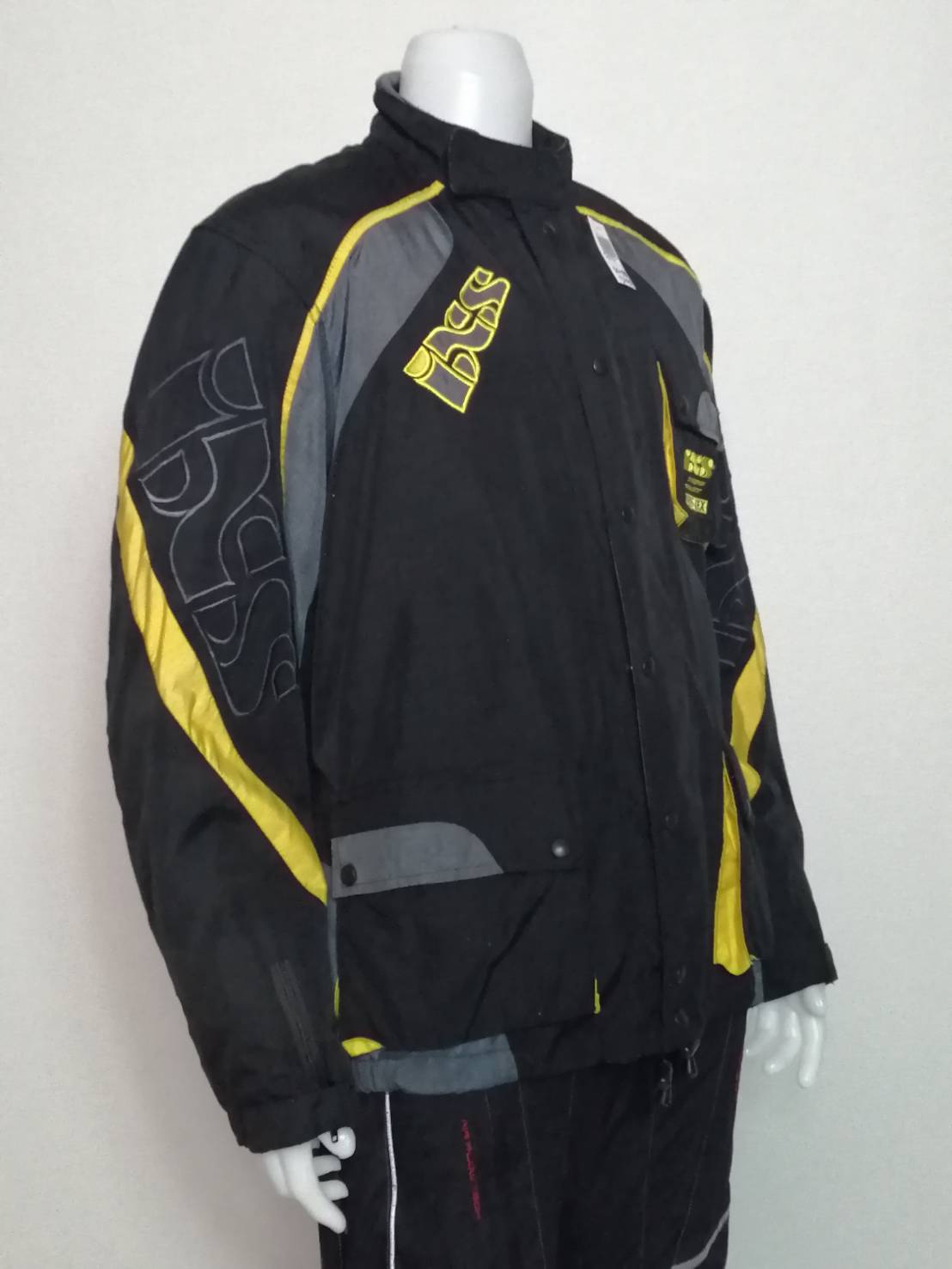 เสื้อขี่มอเตอร์ไซด์( มือสอง) RCT 961 อก 50" ยาว 28" ยี่ห้อ**IXS**