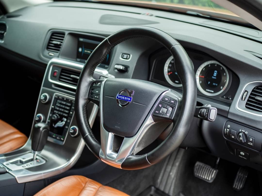 VOLVO S60 2.0T ปี 2011