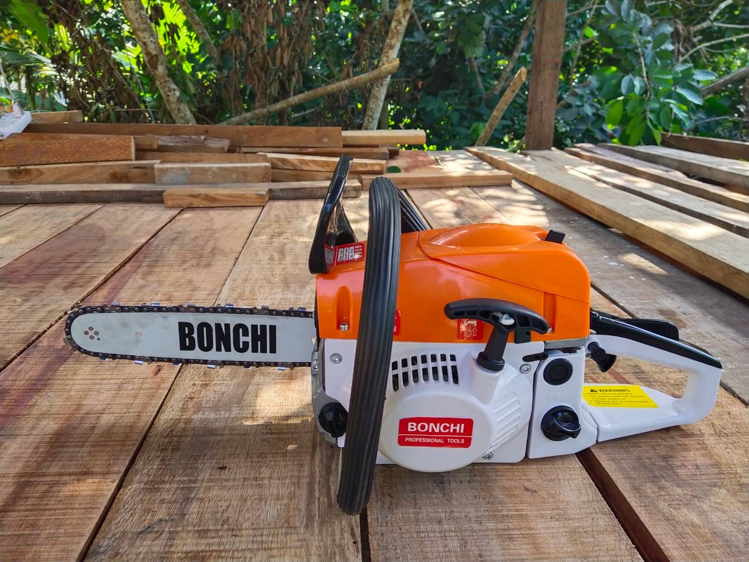 เลื่อยยนต์ Bonchi รุ่นเครื่องใหญ่ โซ่ 3 เส้น และ บาร์ 2 อัน