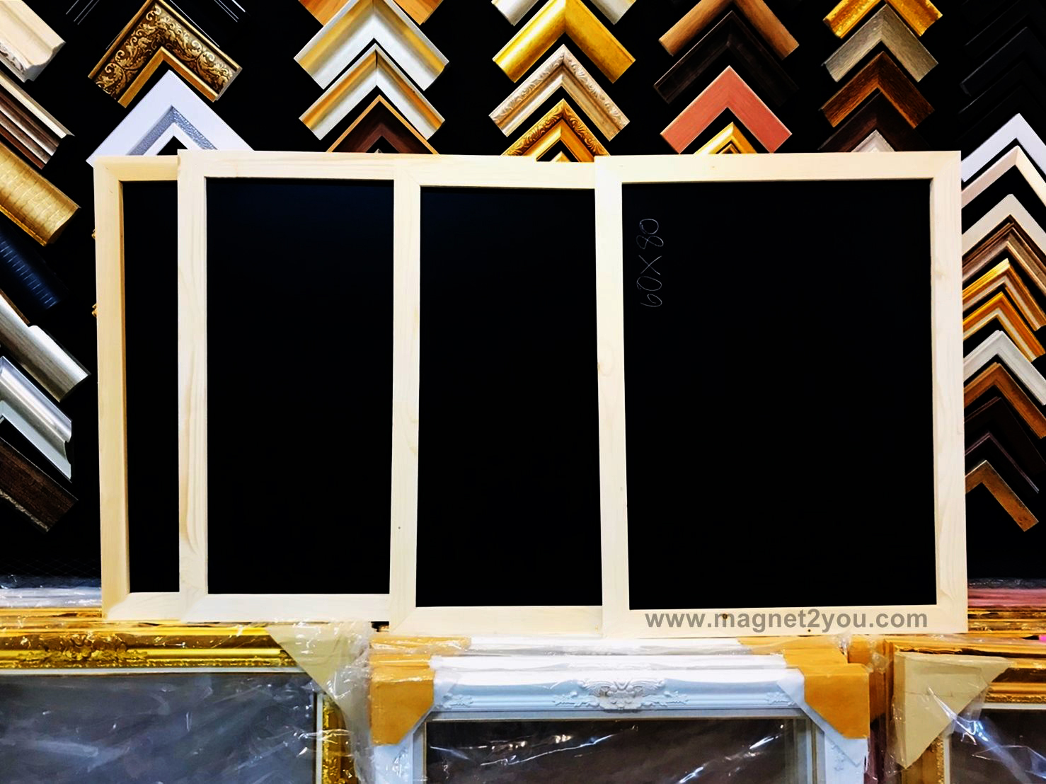 กระดานดำติดผนัง เลือกสีกรอบได้ ขนาด 60x80