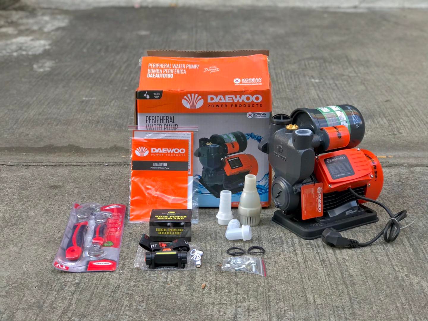 ปั๊มน้ำอัตโนมัติ Daewoo รุ่น DAEAUTO190 แถมฟรี ประแจอเนกประสงค์ และ ไฟฉายคาดหัว