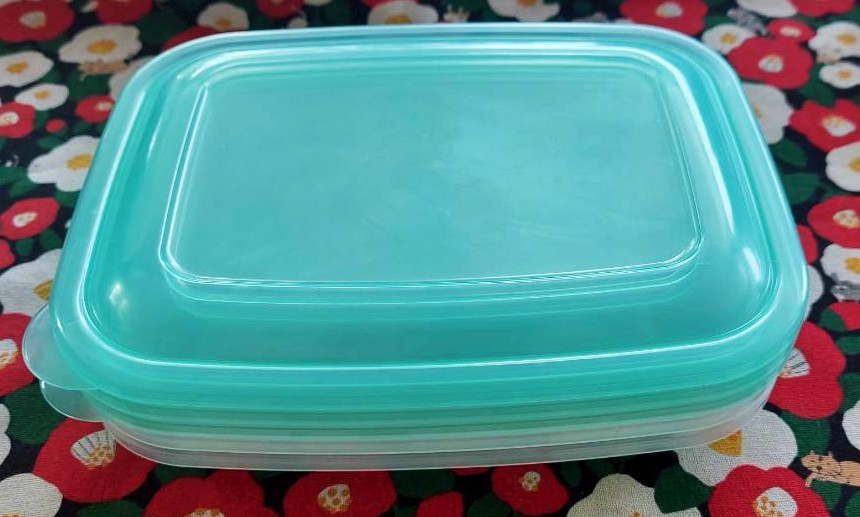 Set กล่อง กล่องเก็บอาหาร จากญี่ปุ่น สามารถเข้าไมโครเวฟได้ 1 set มี 3 ใบพร้อมฝา 500ml Size : 18 x 15 cm