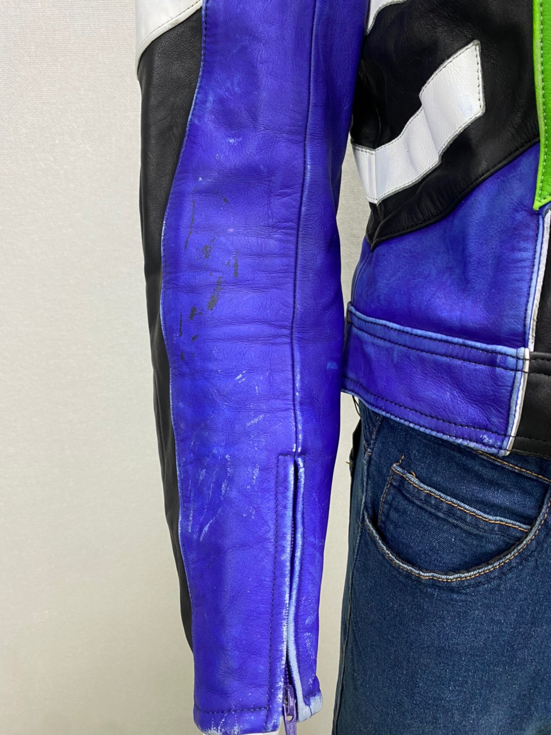 เสื้อการ์ดสำหรับขี่มอเตอร์ไซด์( มือสอง) RCSS 033: อก 42" ยาว 22" ** AKITO **