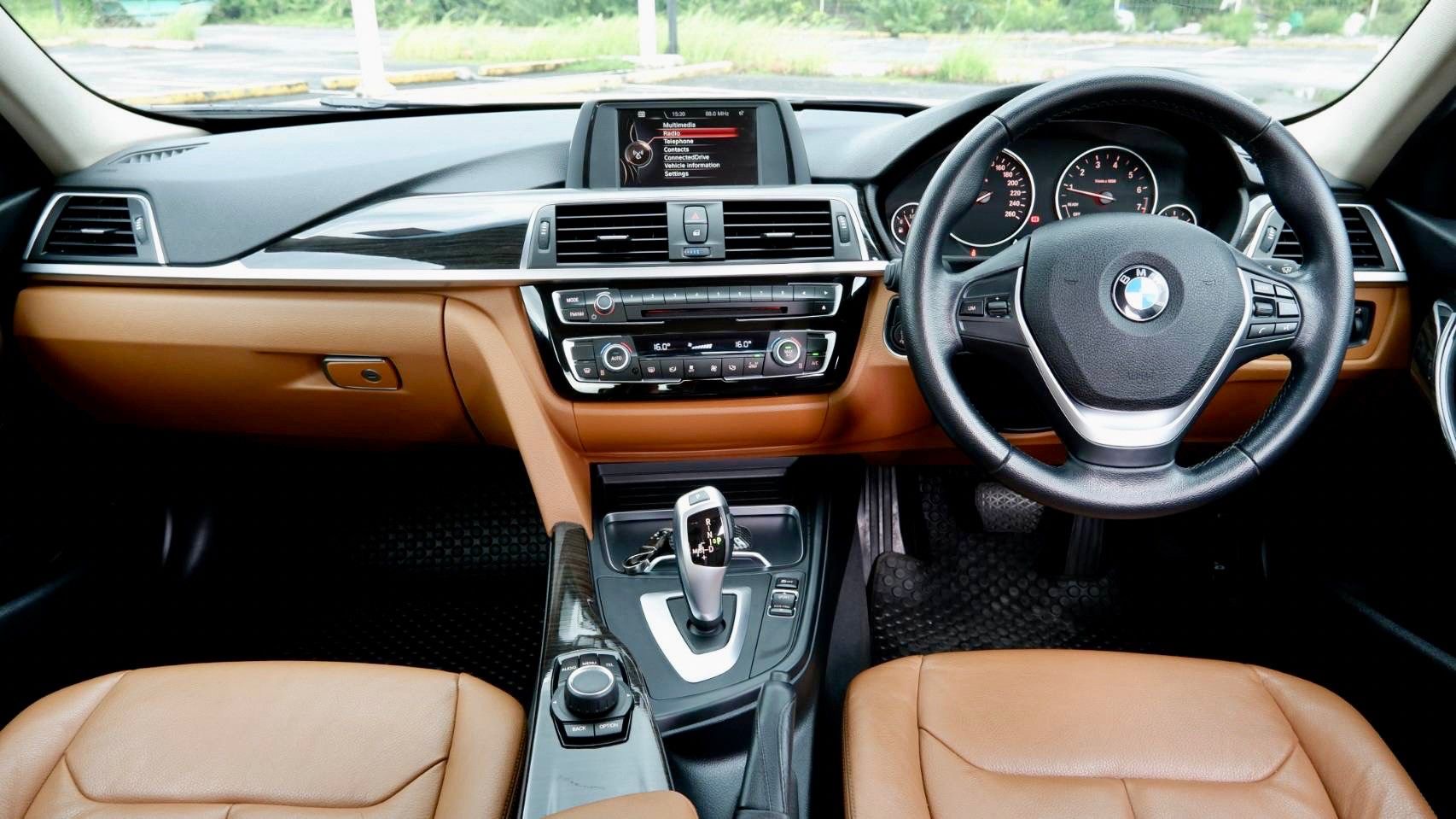 BMW F30 320I LCI Minorchnage ปี 2016