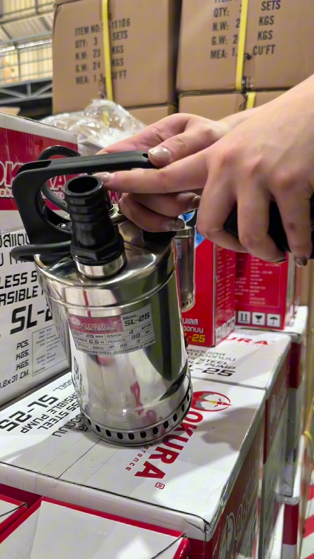 ไดโว่สูบส้วม สูบน้ำ ยี่ห้อ Okura ขนาด 1 นิ้ว