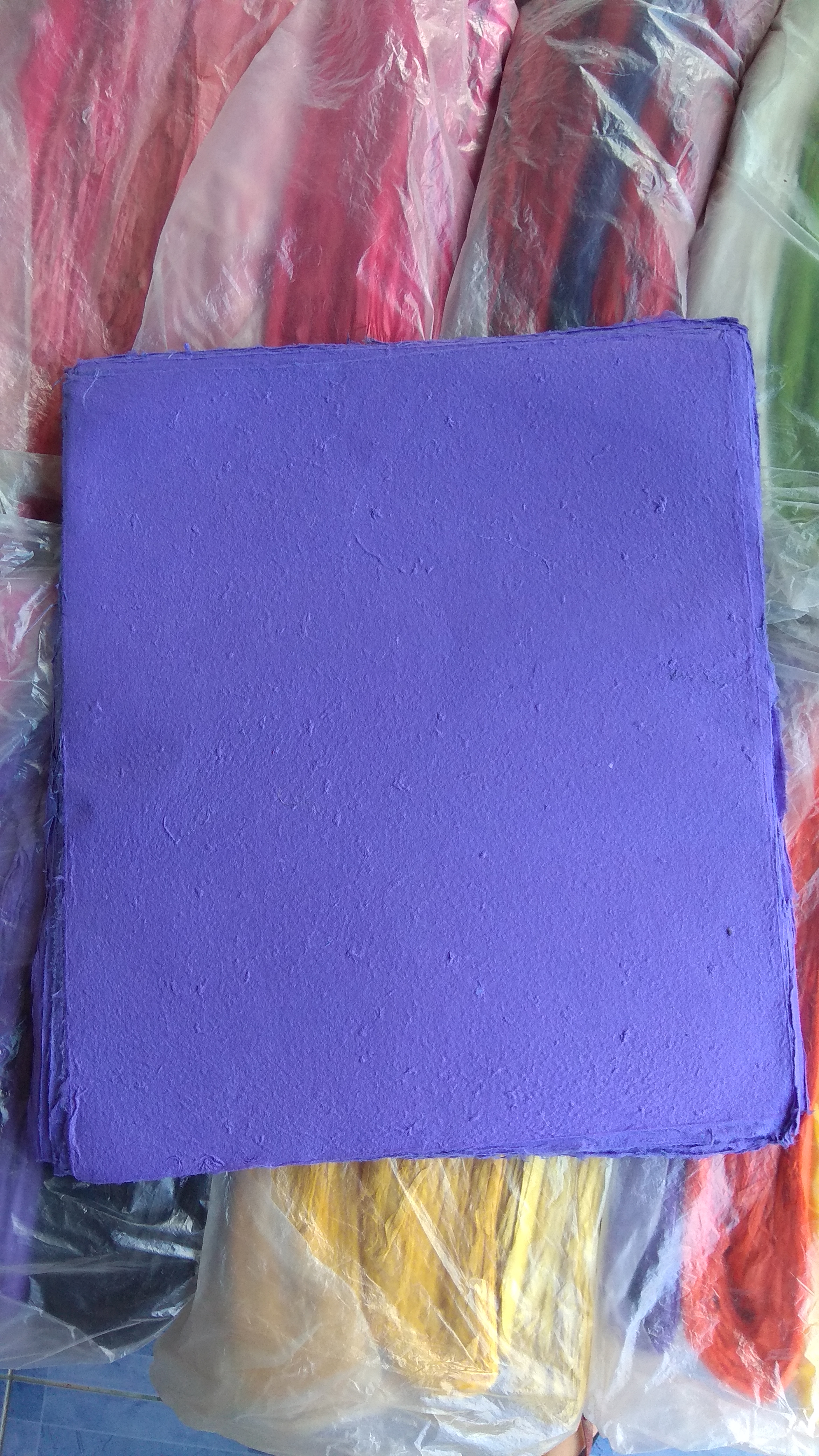 กระดาษสา หนา แบบขรุขระ มีทุกสี 50 แผ่น คละสีได้ เลือกสีทักไลน์ ไม่ขายปลีก