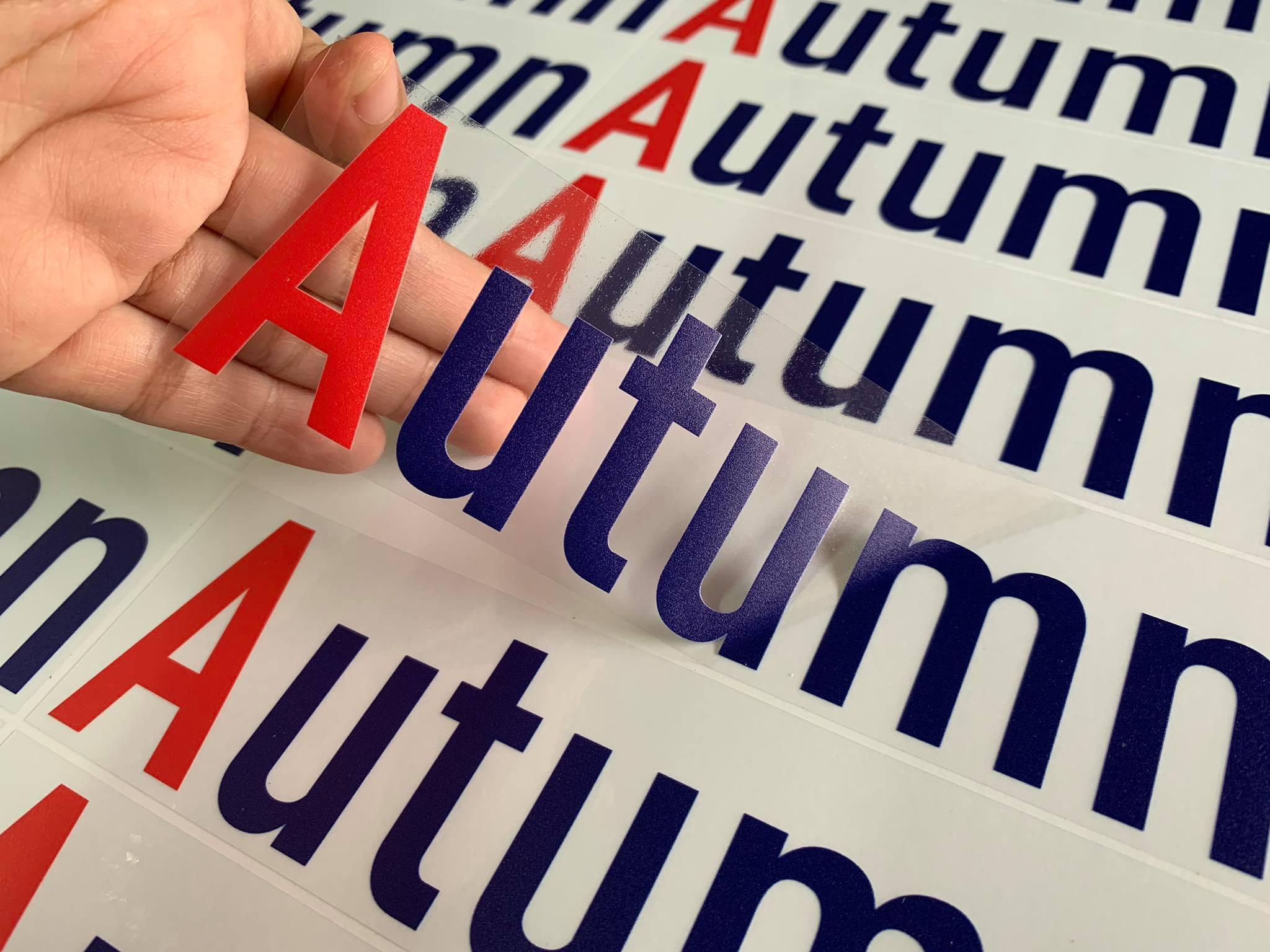 สติ๊กเกอร์ใสรองพื้นหมึกขาว หมึกขาว พิมพ์หมึกขาว