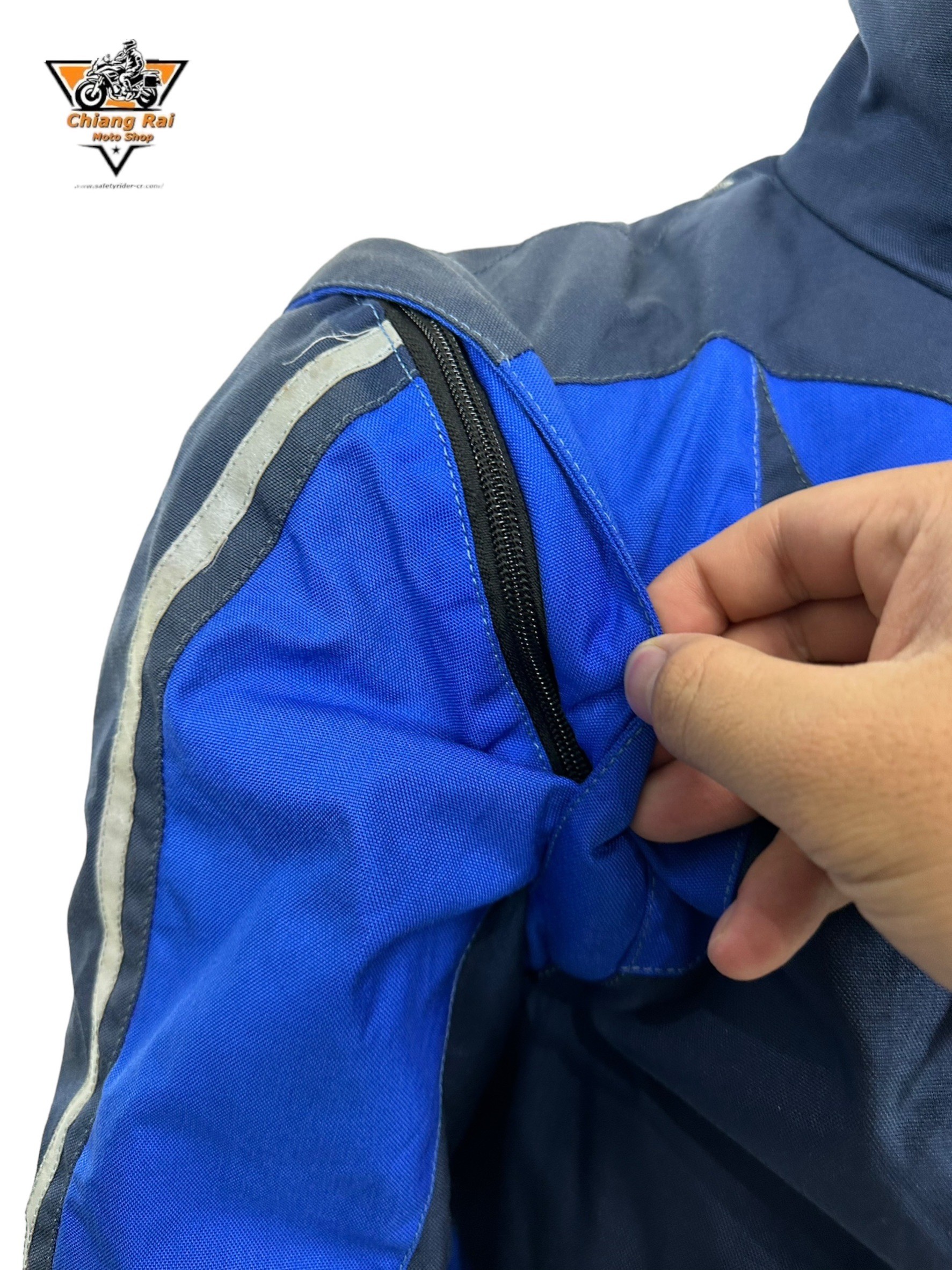 เสื้อขี่มอเตอร์ไซด์( มือสอง) RCSA 837 : อก 42-44" ยาว 22" (M) **axo**