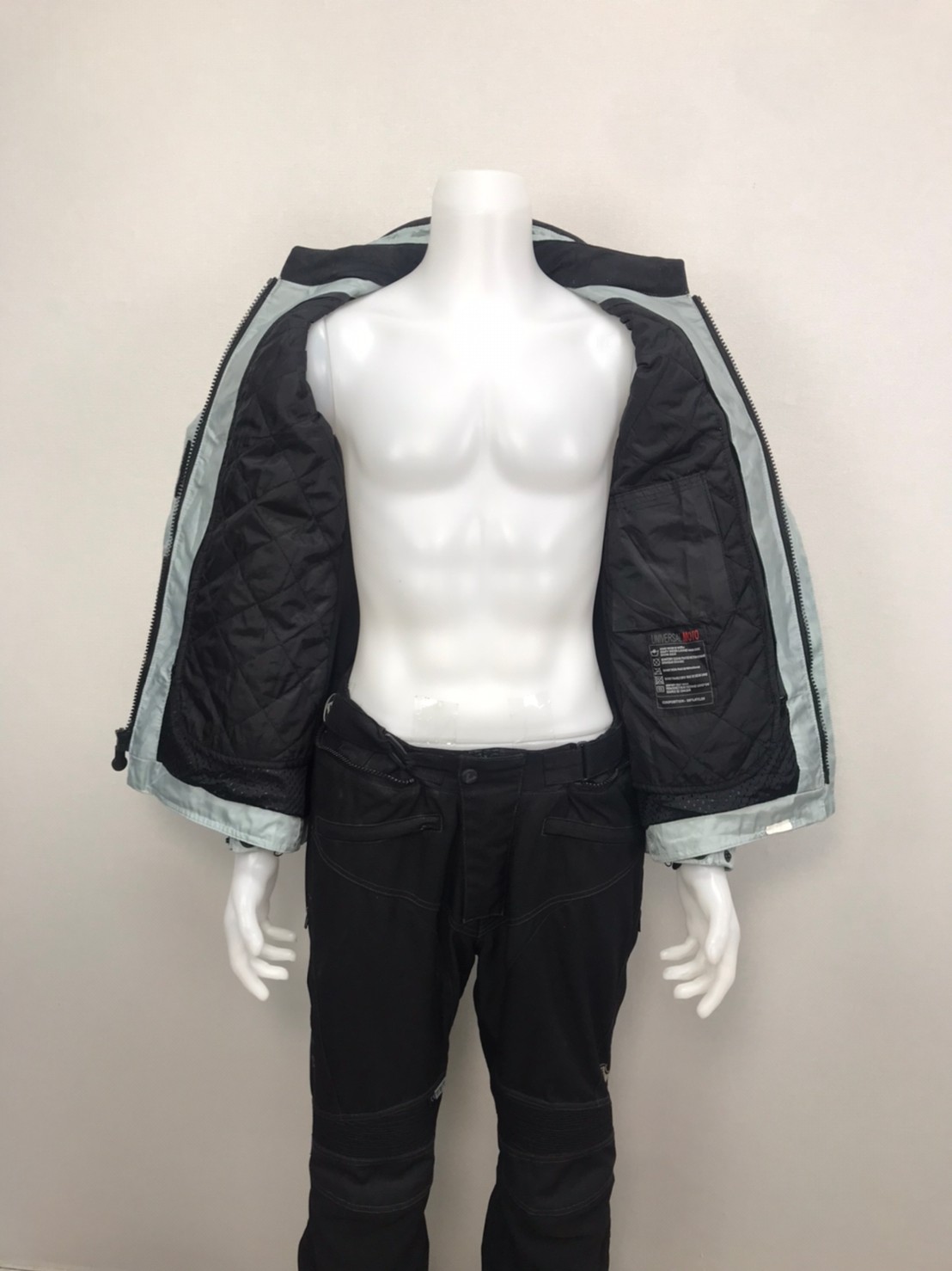 เสื้อขี่มอเตอร์ไซด์( มือสอง) RCT 985 อก 48-50" ยาว 27" ยี่ห้อ **UM**