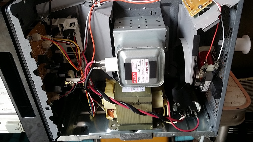 ซ่อมไมโครเวฟ ยี่ห้อ SHARP รุ่น R-29D1(R) เปลี่ยนแผ่นไมก้า