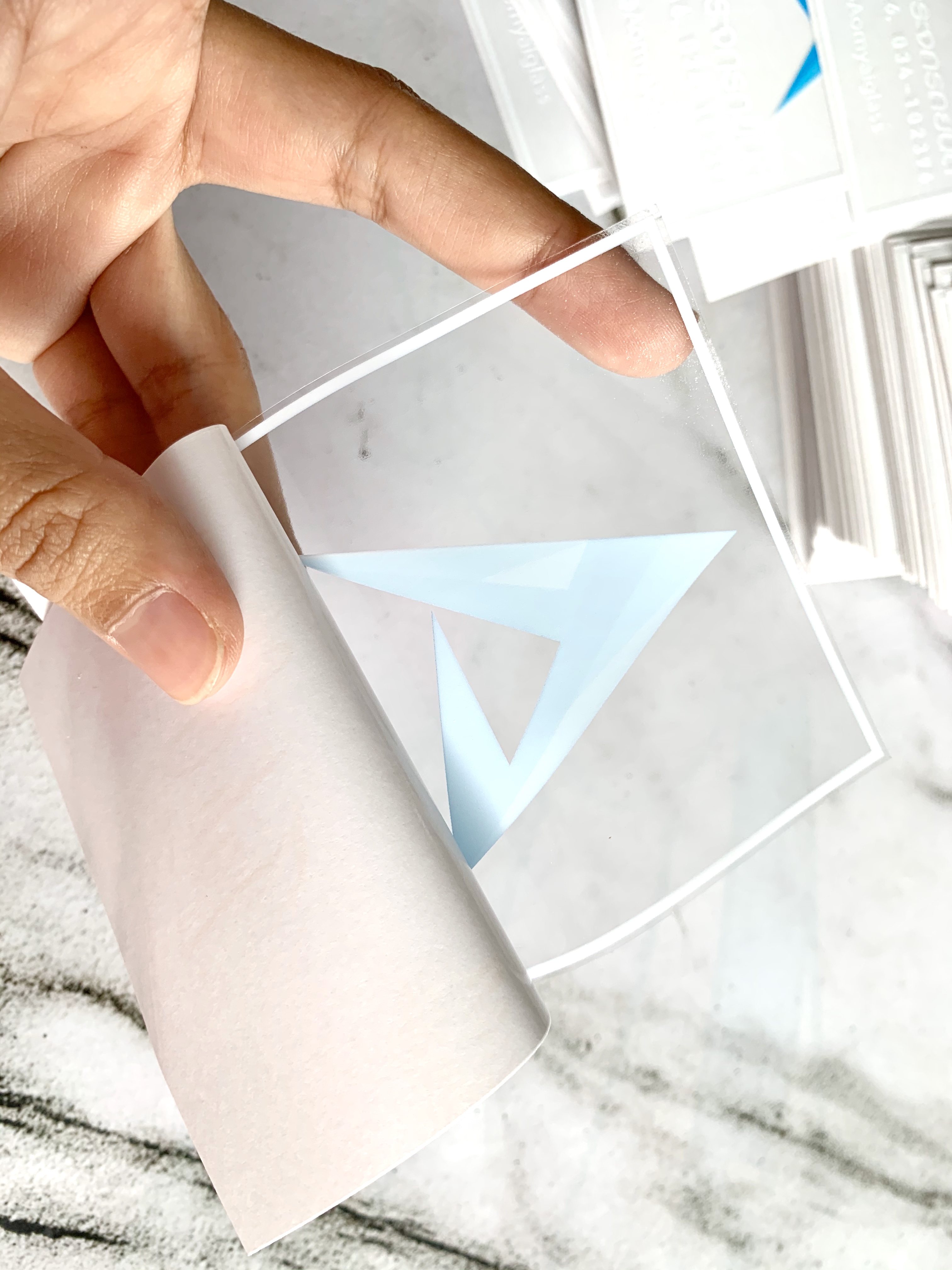 สติ๊กเกอร์ใสรองพื้นหมึกขาว หมึกขาว พิมพ์หมึกขาว