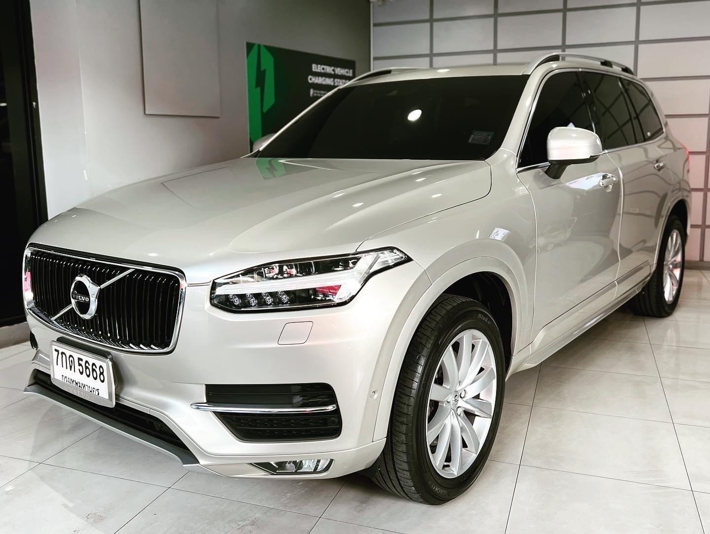 Volvo XC90 D5 Momentum AWD 2.0 เทอร์โบคู่ ปี 2017