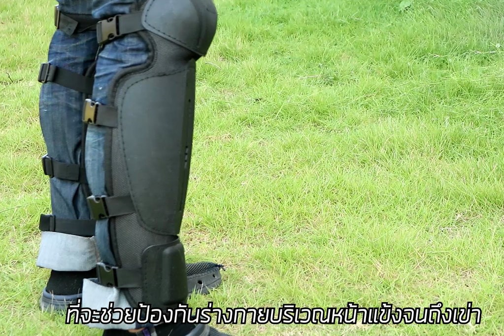 สนับขาตัดหญ้า