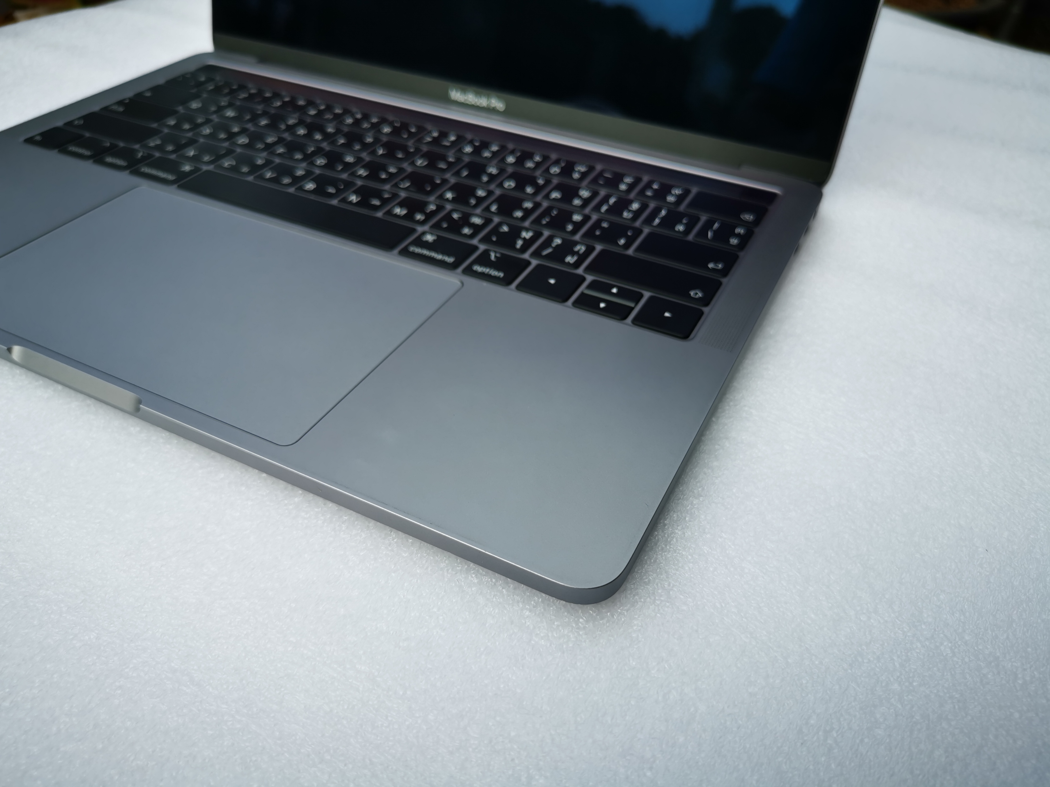 MacBook Pro (13" 2018 PortsThunderbolt 3 จำนวน 4 พอร์ต)