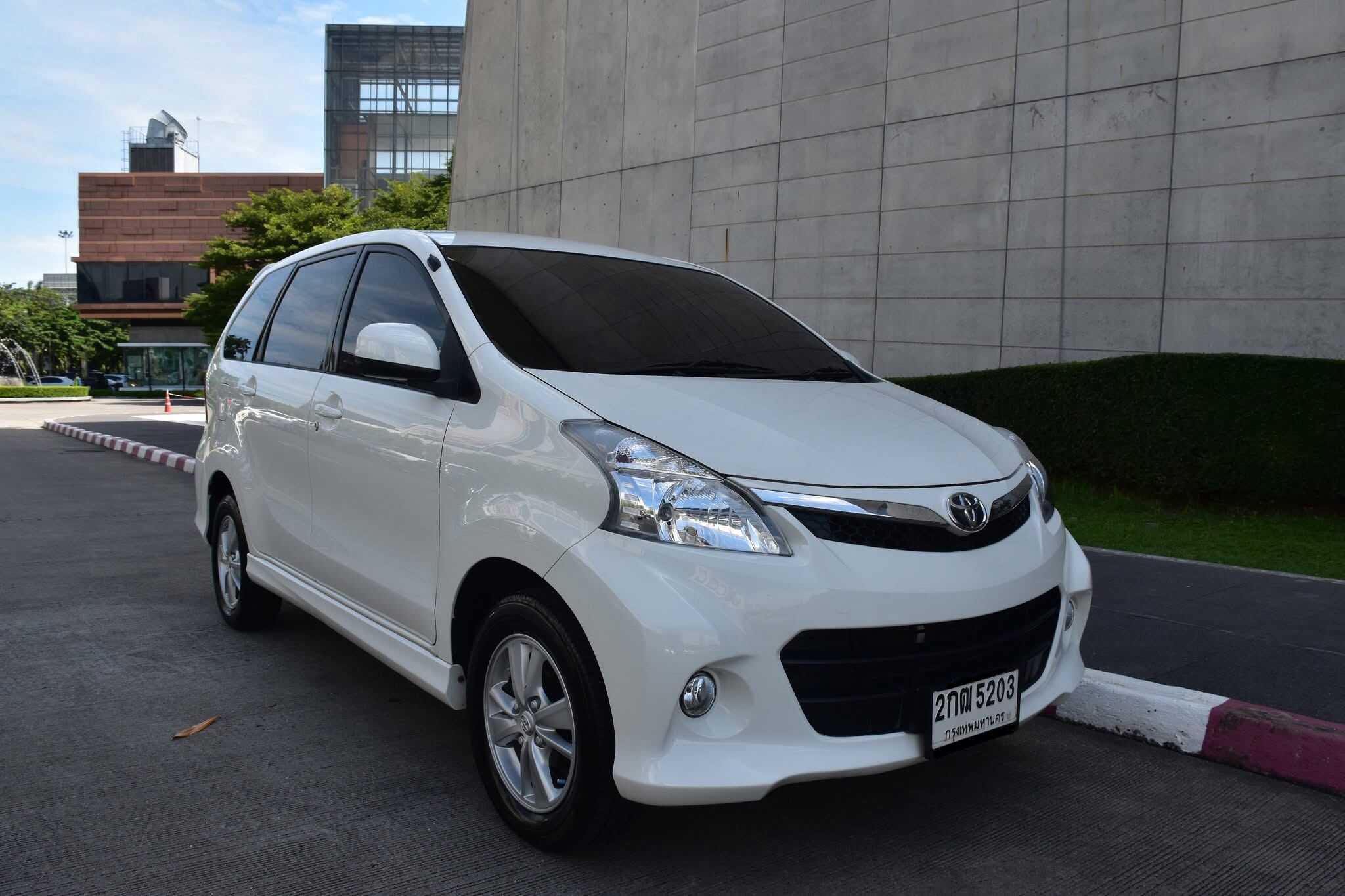 TOYOTA AVANZA 1.5 S ปี2013