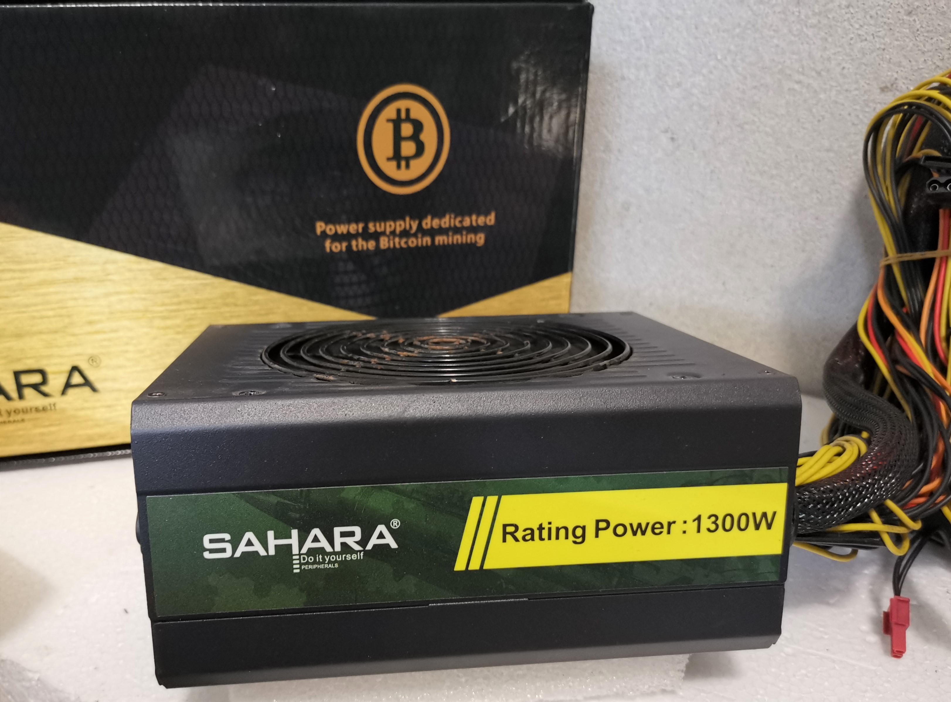 SAHARA PW020 1300w (80+ Gold)