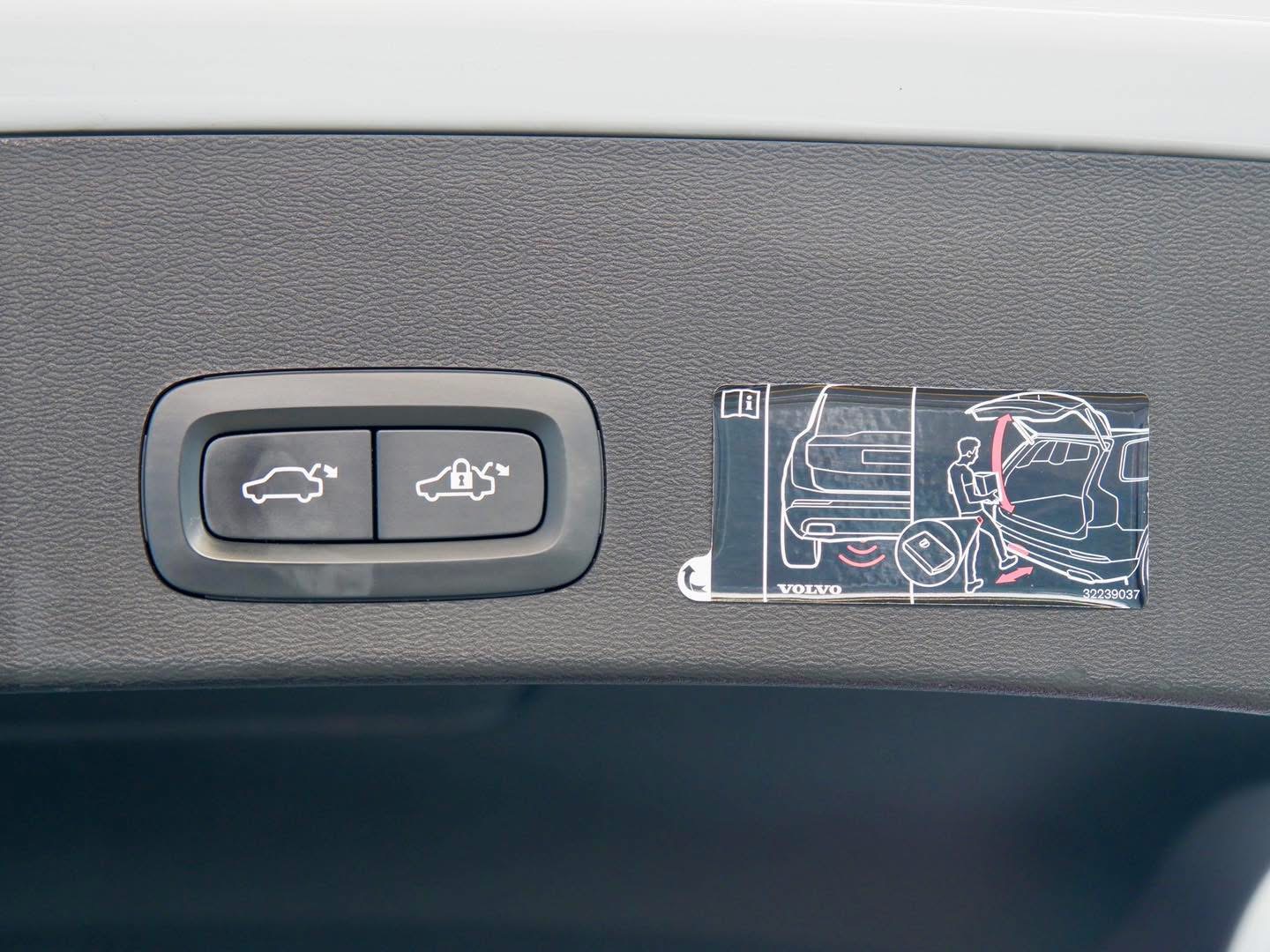 Volvo XC40 T5 R-Design AWD ปี 2019