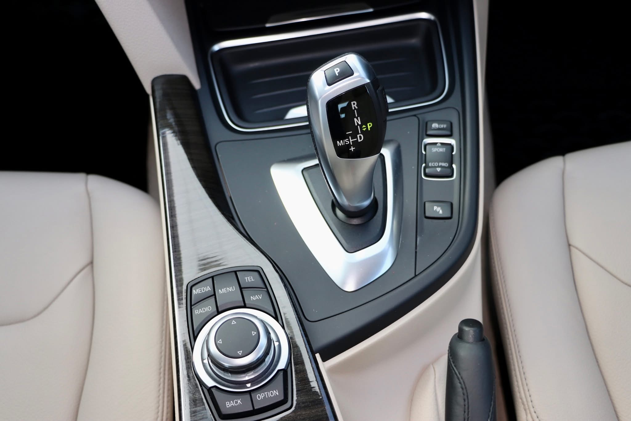 BMW Series 320i LCI F30 ปี2014