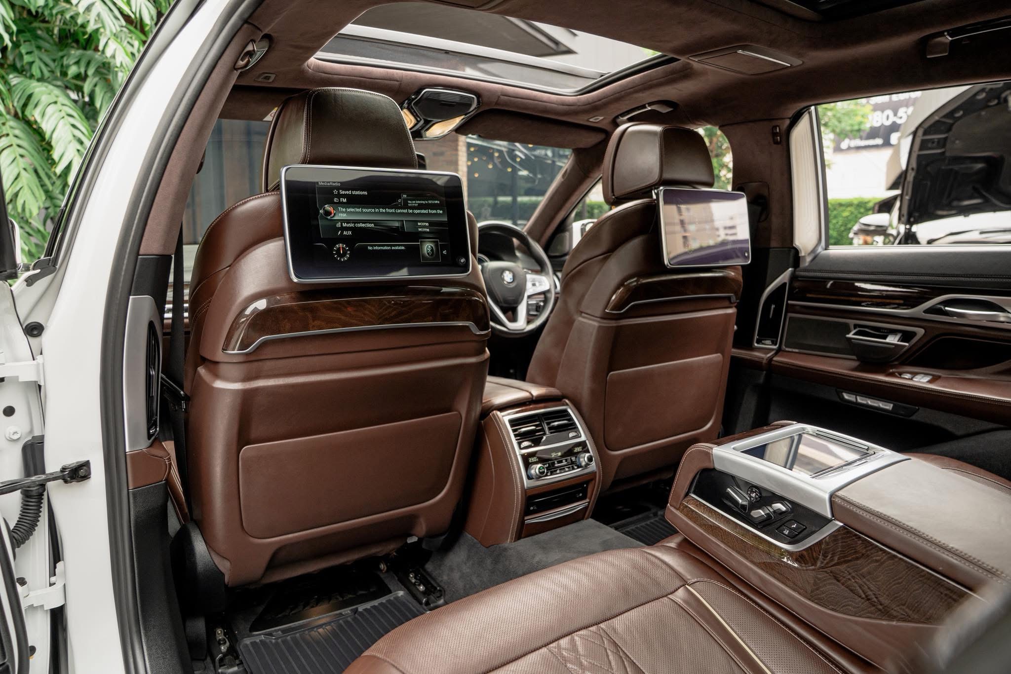 BMW 740Li Pure Excellence ปี 2017