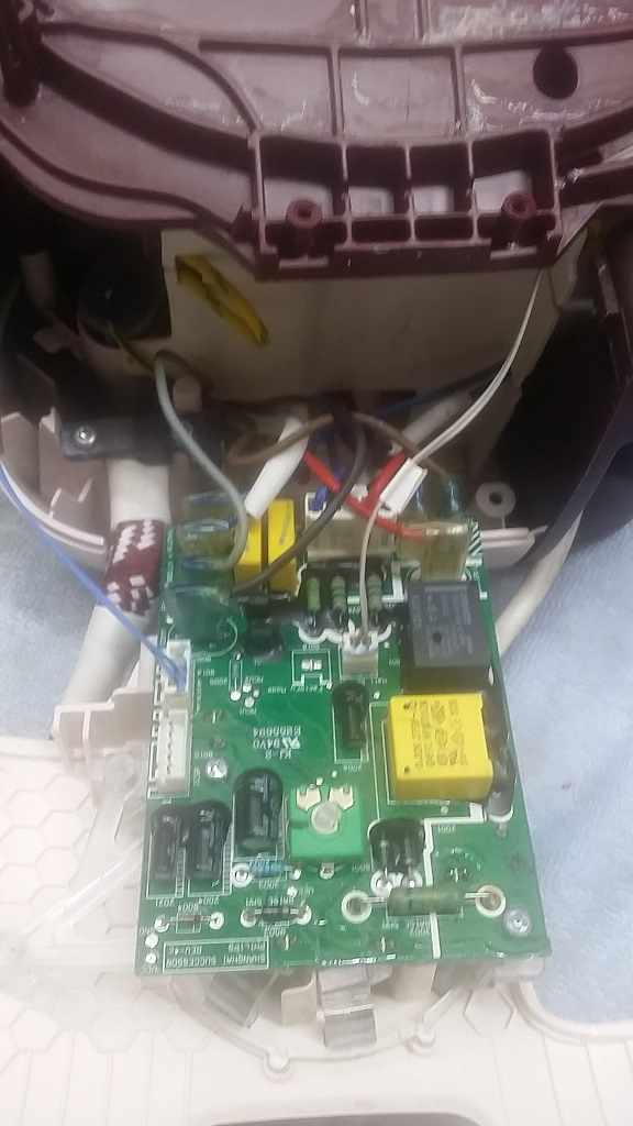 ซ่อมเตารีดไอน้ำ ยี่ห้อ PHILIPS รุ่น GC8560 อาการเครื่องไม่ทำงาน