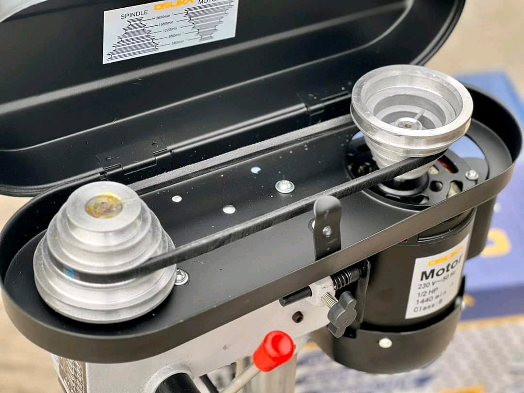 สว่านแท่น 4 หุน ยี่ห้อ OSUKA แถมฟรี ปากกาจับชิ้นงาน 1 ชิ้น