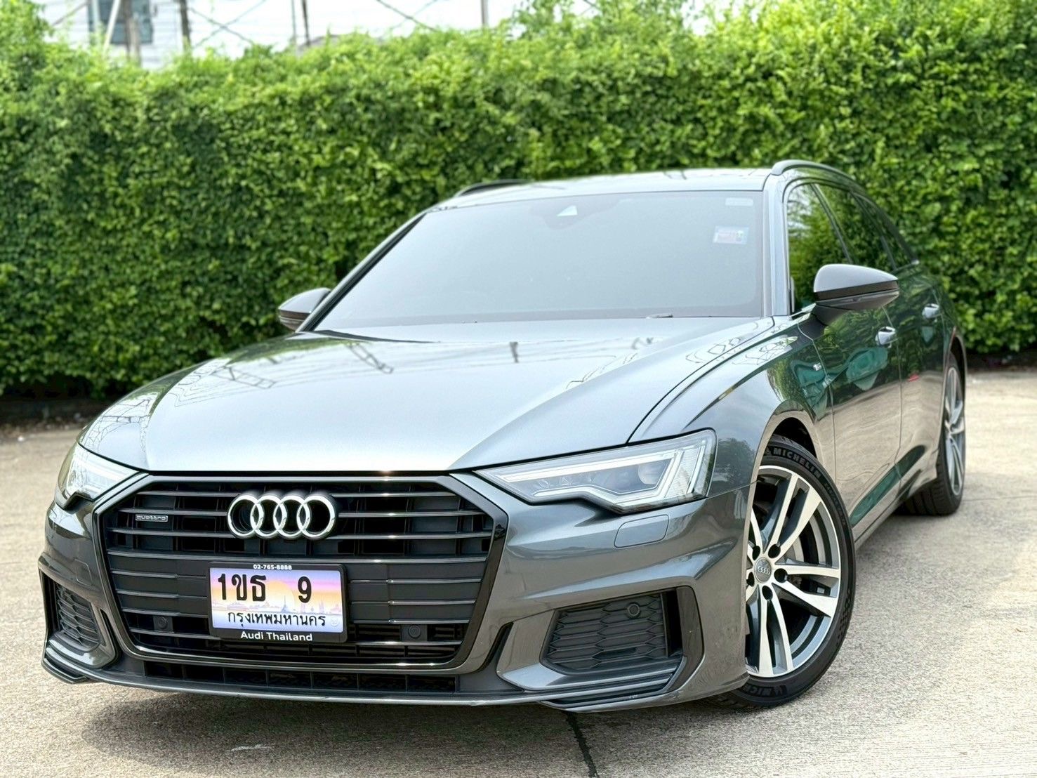 Audi A6 Avant 45 TFSI S-line Black Edition ปี 2020 สีเทา