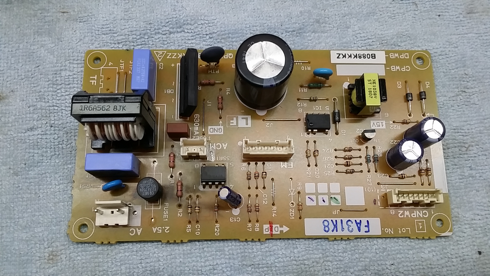 ซ่อมเครื่องฟอกอากาศจากประเทศญี่ปุ่น ยี่ห้อ SHARP รุ่น KI-GS70-W อาการเปิดไม่ติดซ๊อตเพราะเสียบไฟ 220V