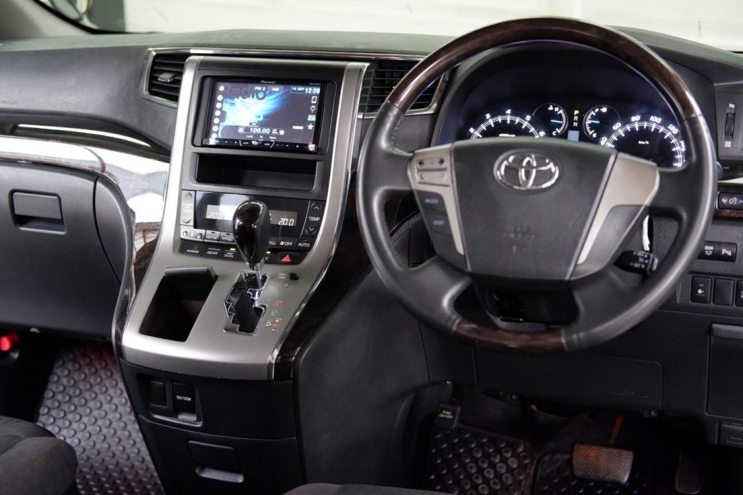 TOYOTA VELLFIRE 2.4 V ZG Edition ปี 2014