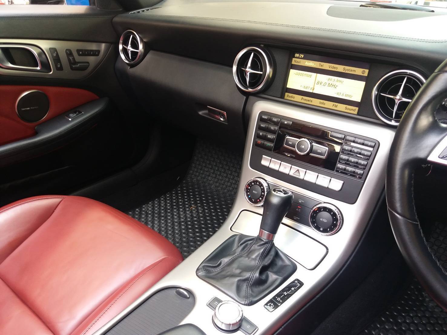 Mercedes-Benz SLK200 1.8 R172 Convertible ปี 2013