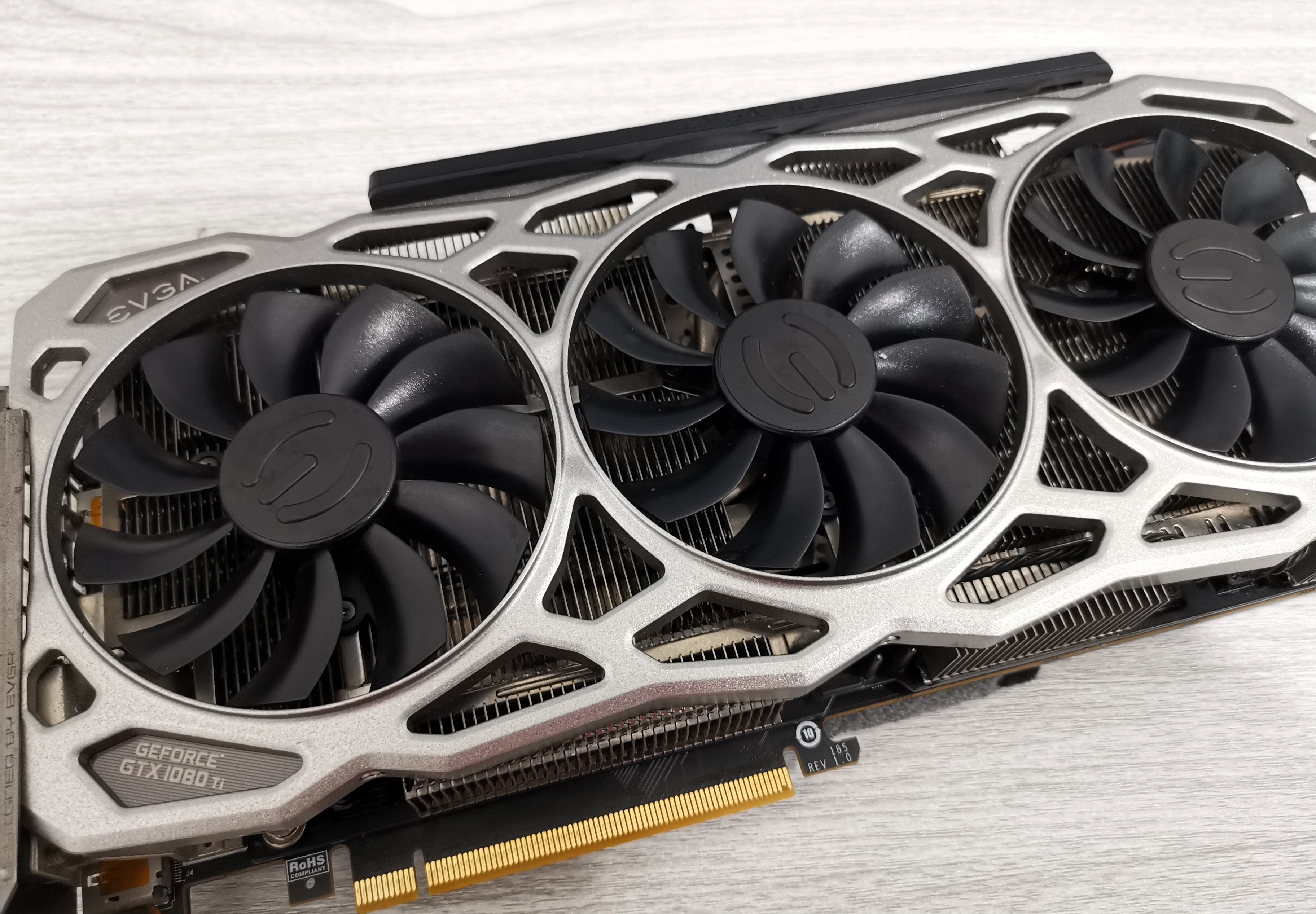 EVGA GTX 1080 Ti 11GB GDDR5X 352Bit