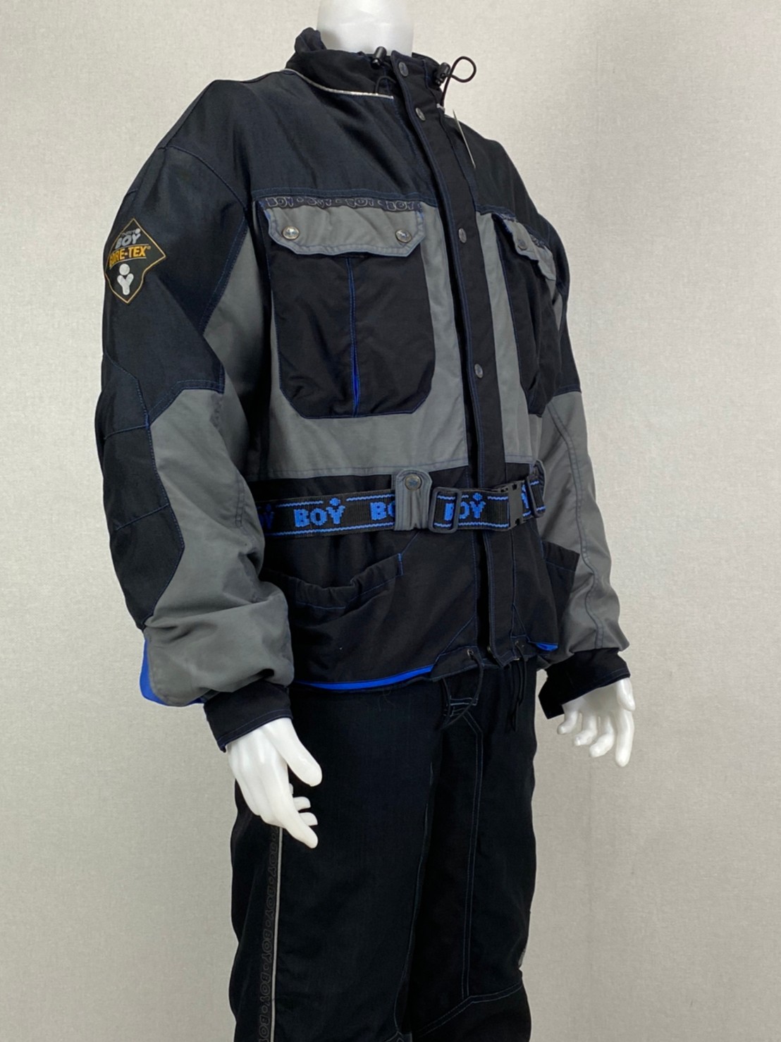 ชุดสำหรับขี่มอเตอร์ไซด์ ( มือสอง ) SET 008 ชุดทัวริ่ง เสื้อการ์ด + กางเกง ยี่ห้อ* ** BOY***