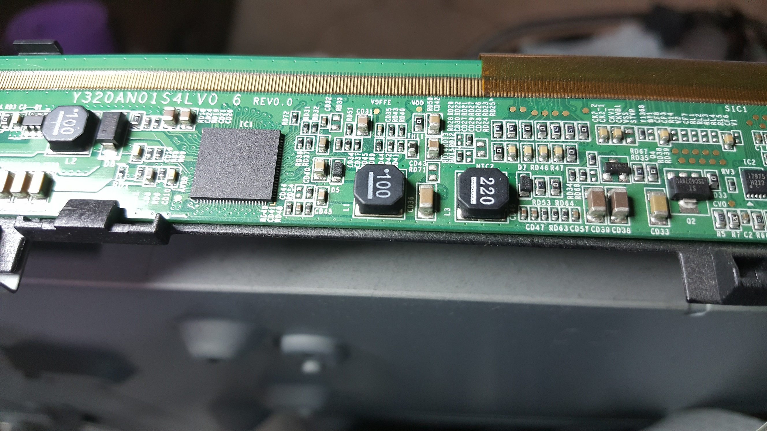 ซ่อมโทรทัศน์ LCD-TV ยี่ห้อ SONY รุ่น KLV-32BX350 อาการภาพซ้อนภาพเต้น